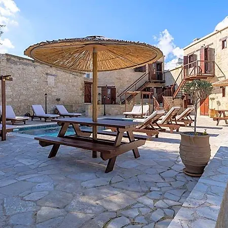 Szálloda Stone Court Boutique 4*