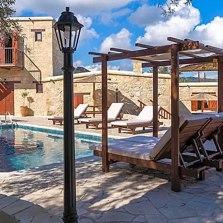 Stone Court Boutique 4*