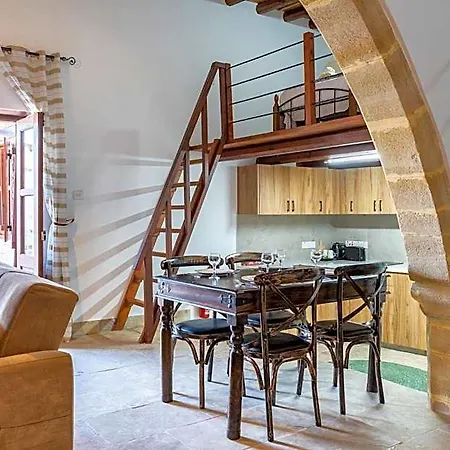 Stone Court Boutique Szálloda Paphos