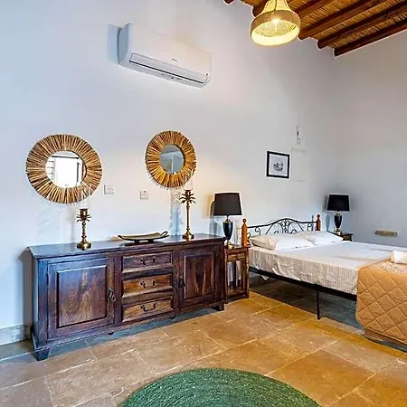 Stone Court Boutique 4*
